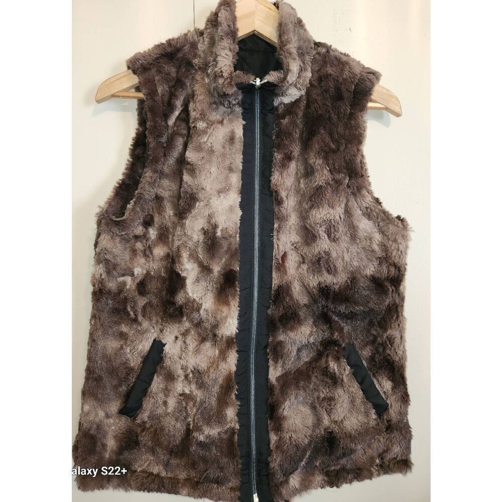 V8 TEEZHER Reversable faux fur black and brown Vest